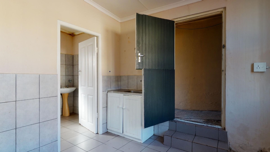 6 Bedroom Property for Sale in North End Eastern Cape